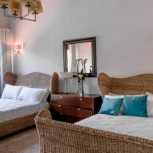 One bedroom with 2 queen beds.