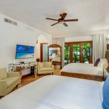 Villa de Los Sueños: 2nd bedroom with 2 Queen beds and TV