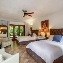 Villa de Los Sueños: 2nd bedroom with 2 Queen beds and TV