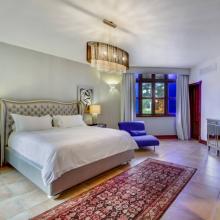 Villa de Los Sueños: 3rd bedroom with King bed and TV