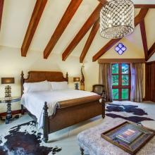 Villa de Los Sueños: bedroom with King bed