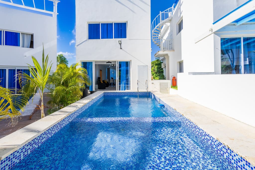 New Modern Punta Cana Villa - Pool & Rooftop Jacuzzi. Up to 7 guests
