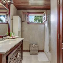 Villa Wyss: Primary bathroom with shower