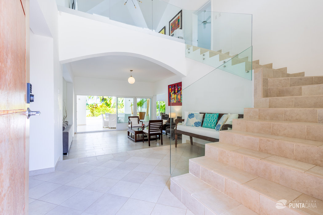 Spacious 4-BR Punta Cana Golf Villa in Cocotal – Private Pool, Jacuzzi & Basketball Hoop for Family Fun - Everything Punta Cana