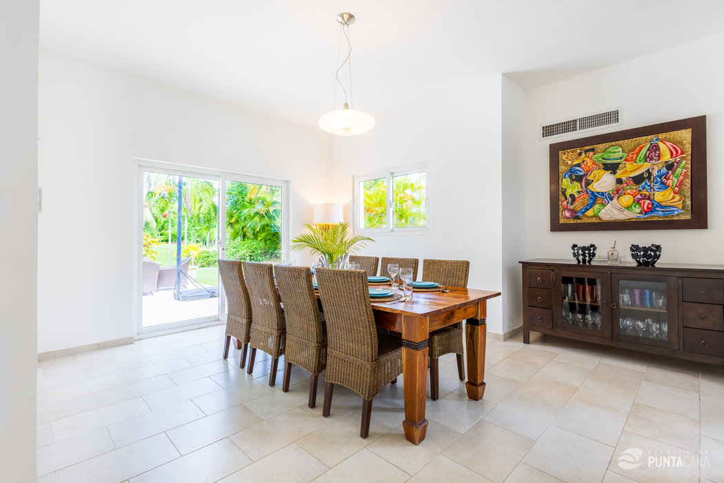 Spacious 4-BR Punta Cana Golf Villa in Cocotal – Private Pool, Jacuzzi & Basketball Hoop for Family Fun - Everything Punta Cana