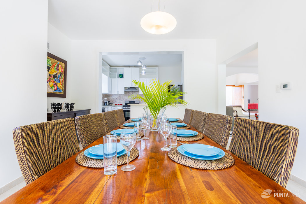 Spacious 4-BR Punta Cana Golf Villa in Cocotal – Private Pool, Jacuzzi & Basketball Hoop for Family Fun - Everything Punta Cana