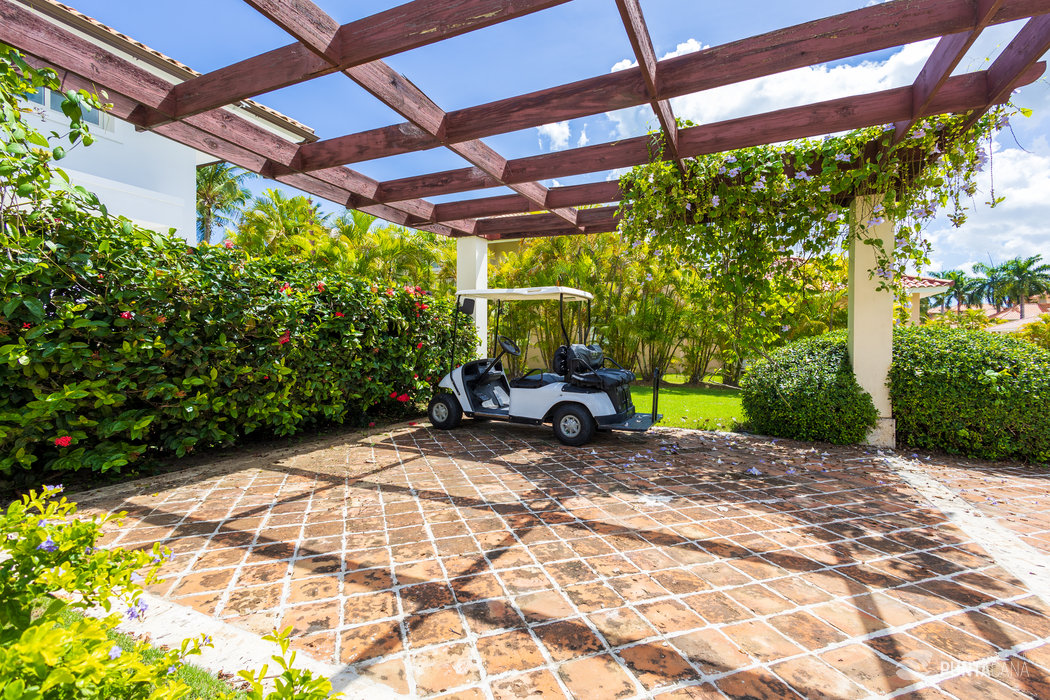 Spacious 4-BR Punta Cana Golf Villa in Cocotal – Private Pool, Jacuzzi & Basketball Hoop for Family Fun - Everything Punta Cana