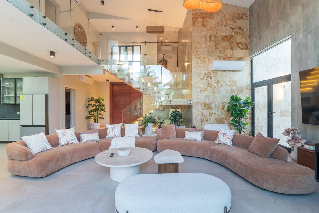 Luxury Punta Cana Golf Villa in Gated Cocotal Community - Pool, Gym ...