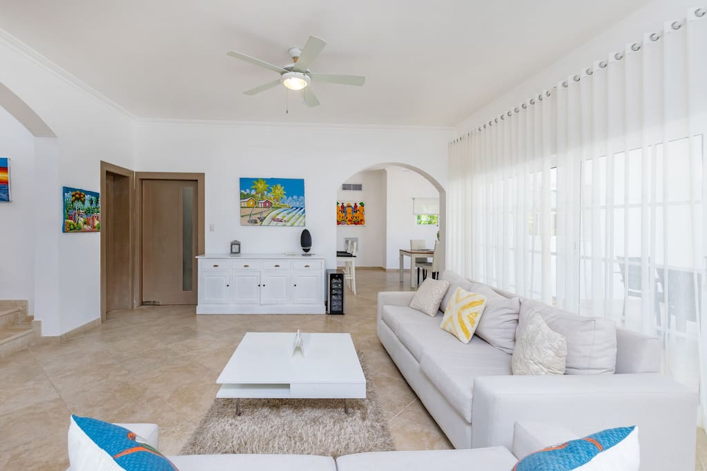 Beautiful 5-BDR villa for rent in Punta Cana - Golf, pool, jacuzzi, maid