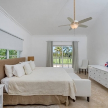 Hermosa Villa de 2 Niveles con 5 Habitaciones en Alquiler en Punta Cana – Frente al Golf con Piscina, Jacuzzi y Servicio - Everything Punta Cana