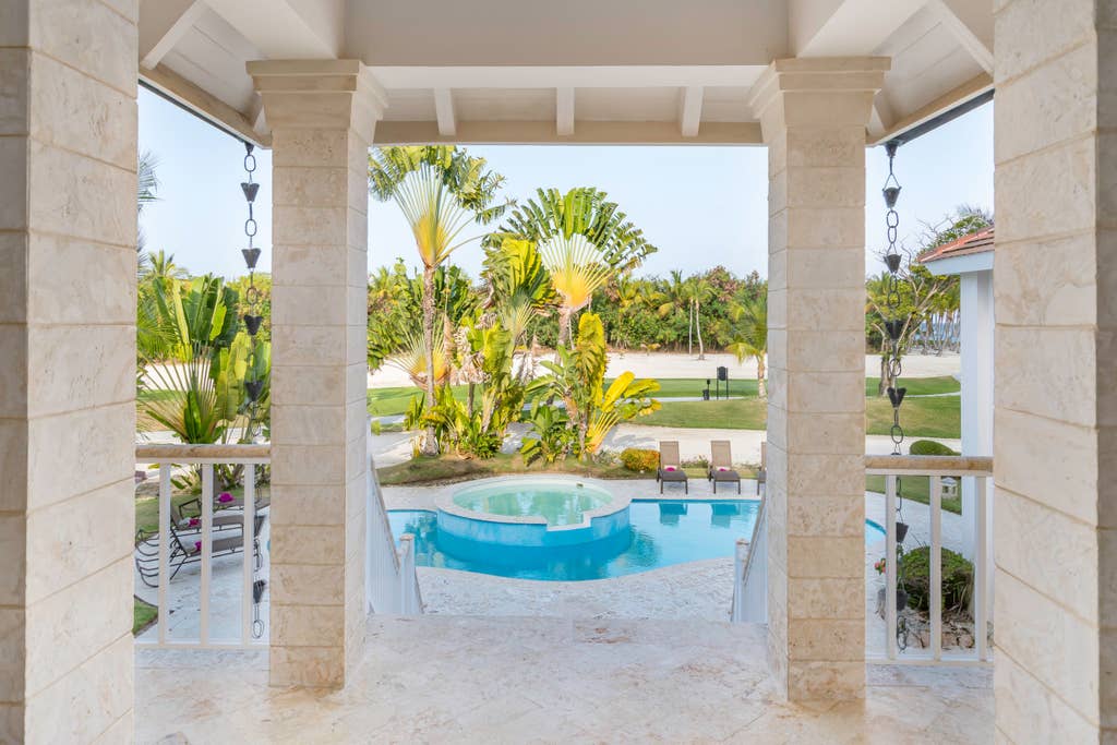 Villa Santa Cruz – Luxury villa in Punta Cana for rent – pool, jacuzzi, maid, 500 ft. to beach - Everything Punta Cana