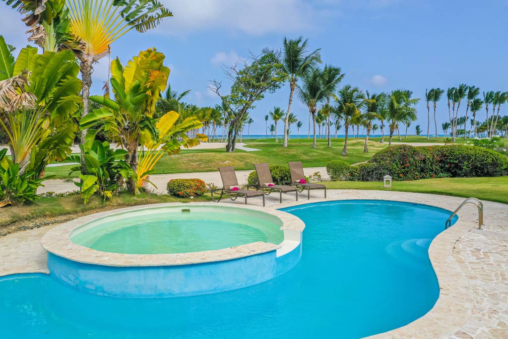 Villa Santa Cruz - Luxury villa in Punta Cana for rent - pool, jacuzzi ...