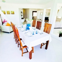 What about having lunch in this spacious and bright dining room?