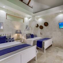 Caleton Villa 5: 5th bedroom with 2 Queen beds