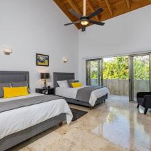 Villa Hermosa: 2nd bedroom with 2 Queen beds