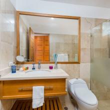 Villa Hermosa: ensuite bathroom with shower (4th bedroom)