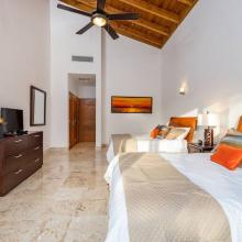 Villa Hermosa: 4th bedroom with 2 Queen beds and TV