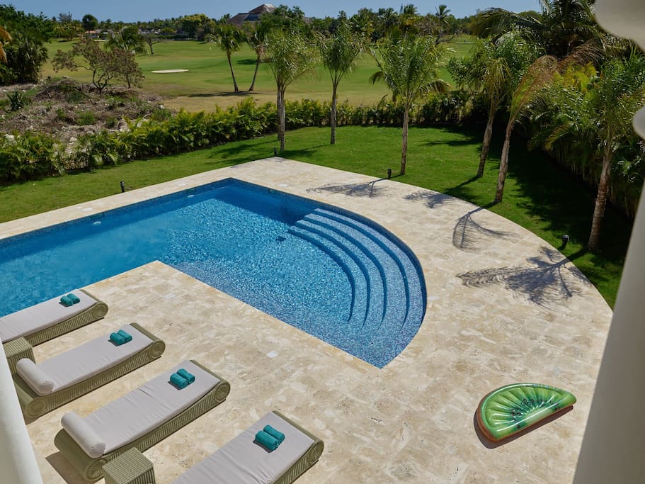 Luxury Villa 339 Cocotal Golf, 5BR, Maid, Pool & BBQ - Everything Punta Cana