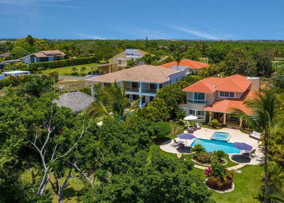 Luxury villa for rent in Punta Cana - golf front, pool, jacuzzi & maid ...