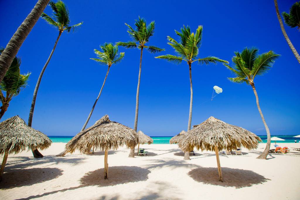 Tropical Retreat Right on Los Corales Beach - Punta cana - the ...