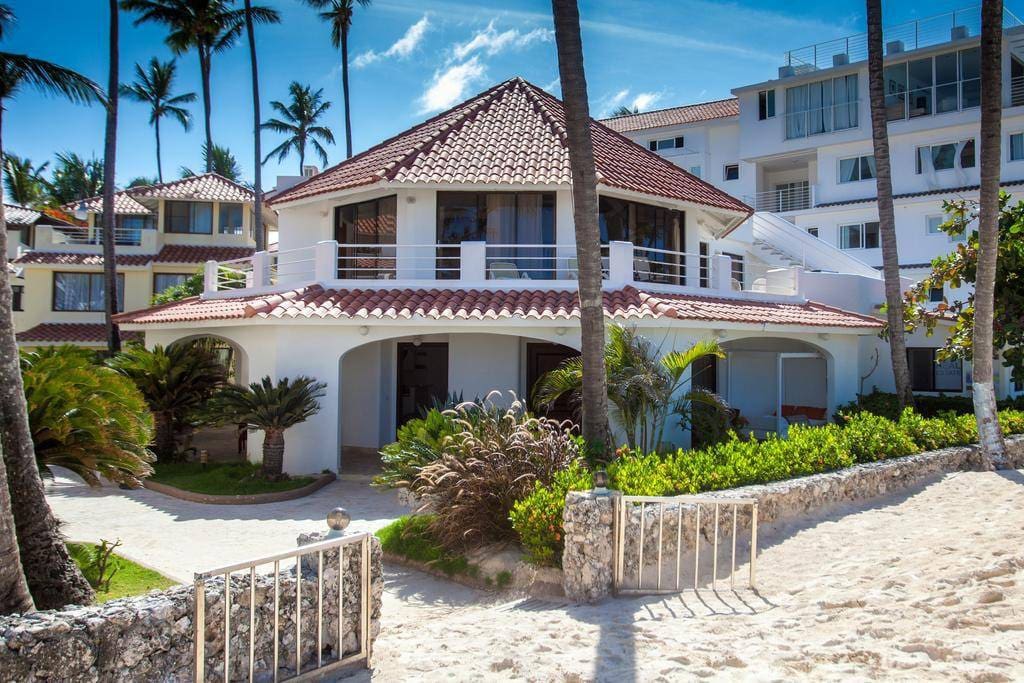 Fantastic Ocean View – Right on Los Corales Beach - Everything Punta Cana