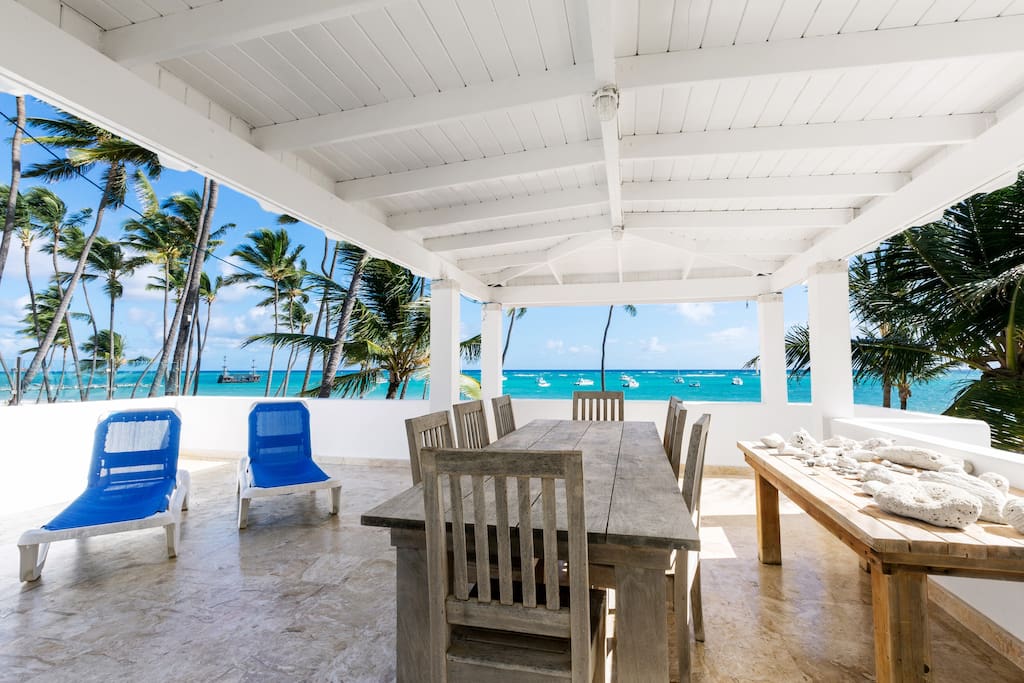 Beach Front Villa 4br with Ocean View for rent in Punta Cana - Everything Punta Cana