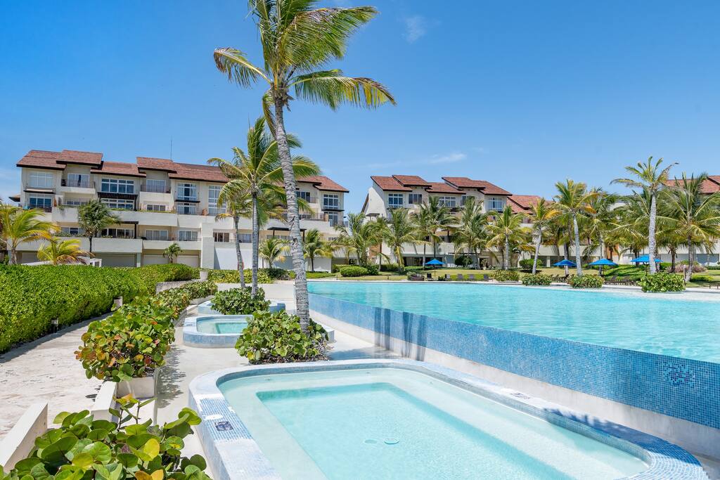 sotogrande-condo-3br-beach-front-condo-for-rent-at-cap-cana-resort