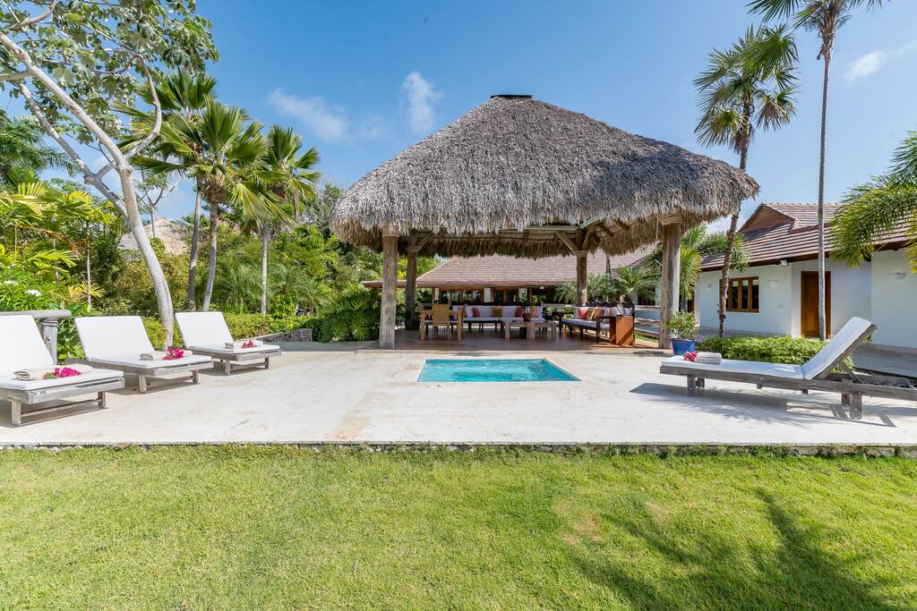Las Palmas 100 – Luxury villa for rent at Cap Cana, Punta Cana – pool, jacuzzi, golf cart, bikes - Everything Punta Cana