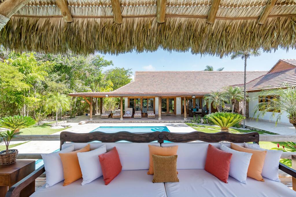 Las Palmas 100 – Luxury villa for rent at Cap Cana, Punta Cana – pool, jacuzzi, golf cart, bikes - Everything Punta Cana