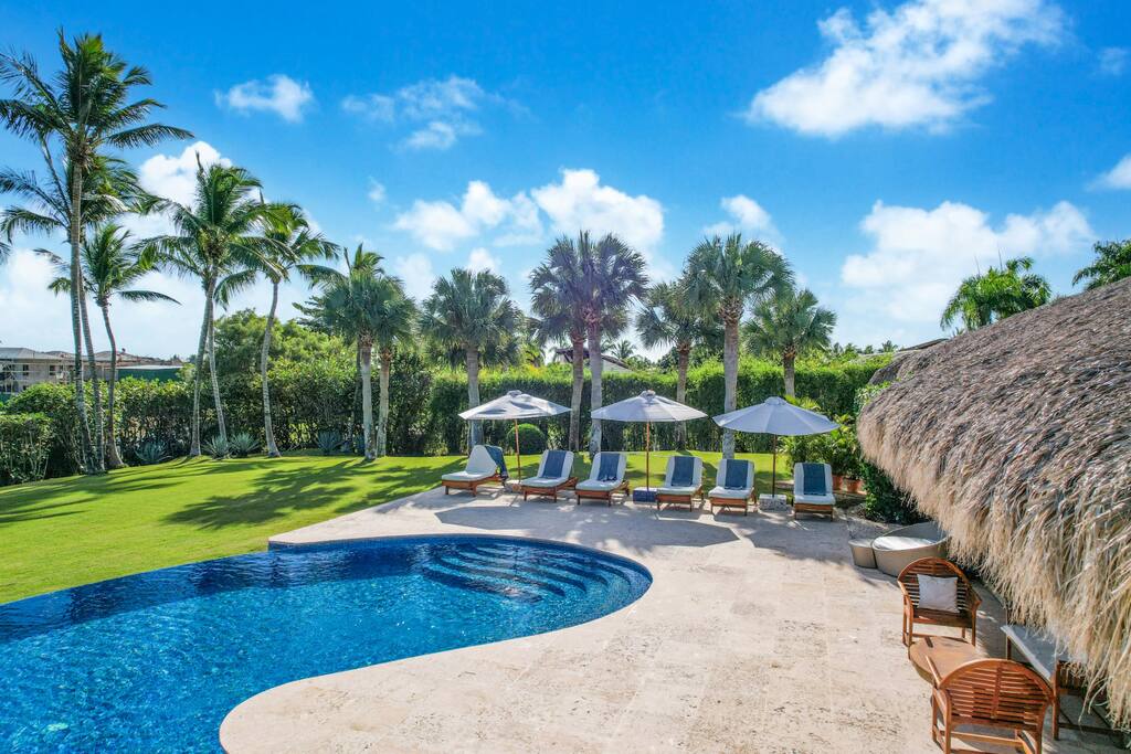 Villa Batey 16: private saltwater pool