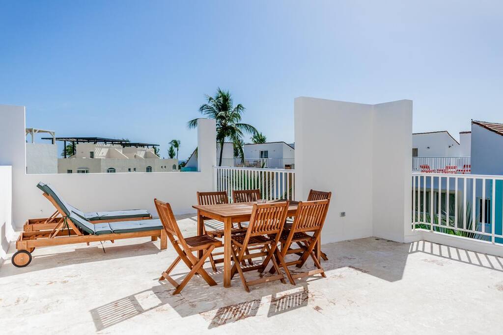 2-level penthouse with modern kitchen and 2 terraces for rent in Bavaro - Penthouse Apartments With Modern Garden Kitchen Faucets