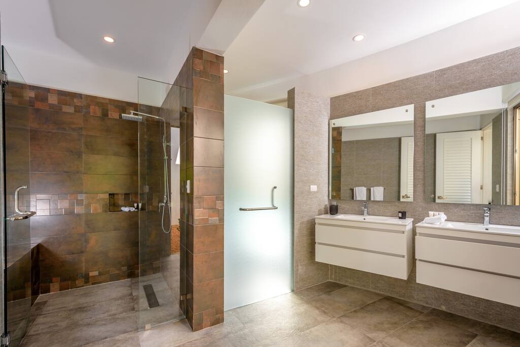 Amazing luxury villa for rent – pool, jacuzzi, golf cart, staff - Everything Punta Cana
