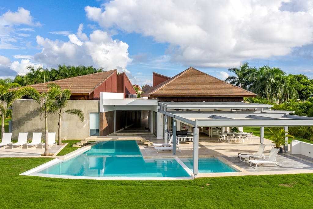 Amazing luxury villa for rent – pool, jacuzzi, golf cart, staff - Everything Punta Cana