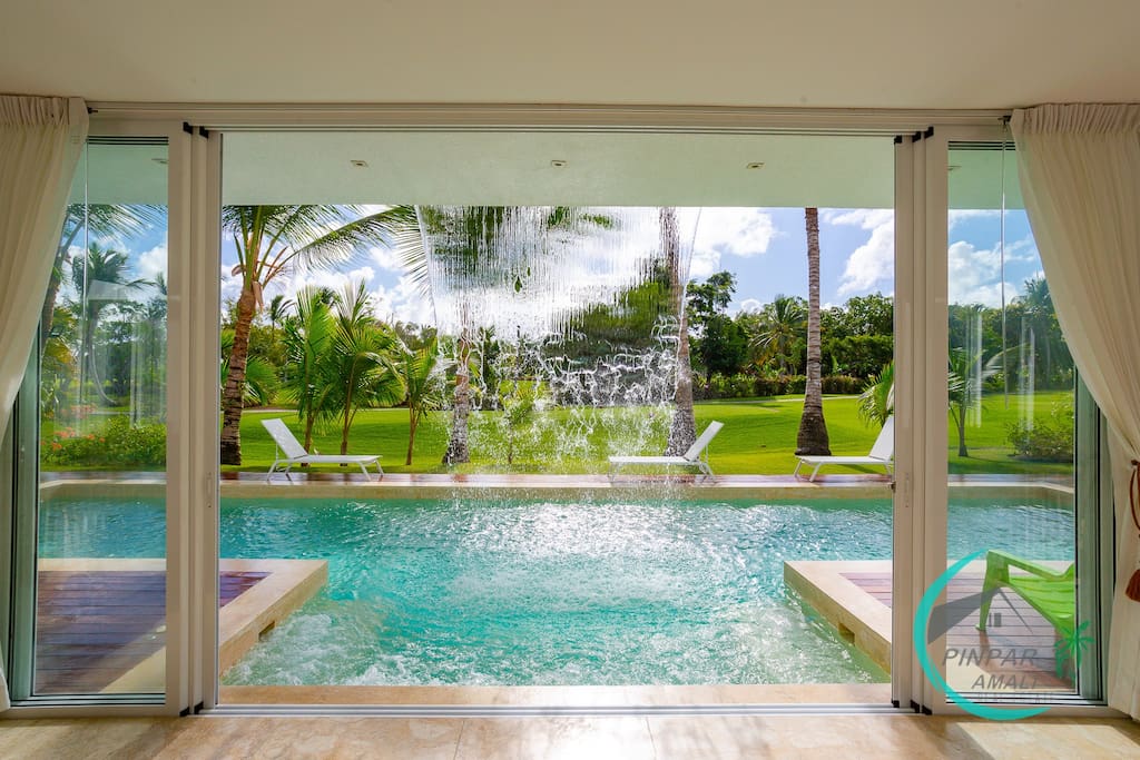 Luxury Villa Waterfall, Cocotal Golf, 5BR, Maid, Pool the Dominican