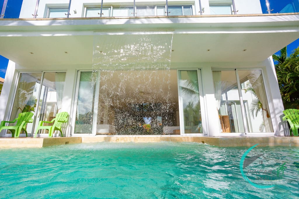 Luxury Villa Waterfall, Cocotal Golf, 5BR, Maid, Pool the Dominican