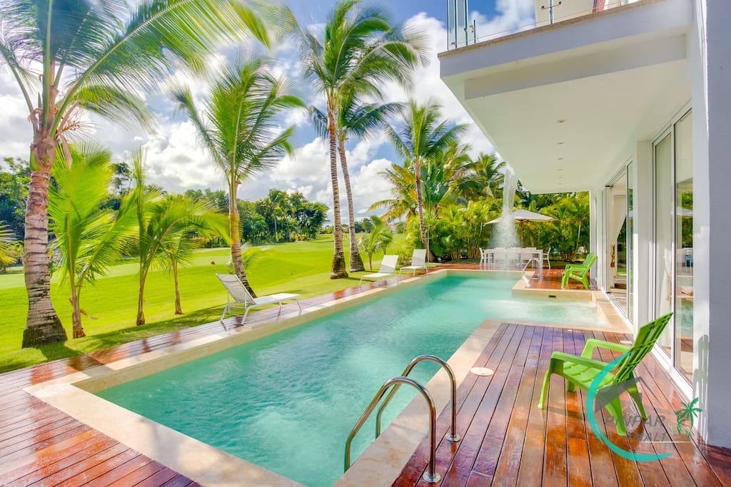 Luxury Villa Waterfall, Cocotal Golf, 5BR, Maid, Pool the Dominican