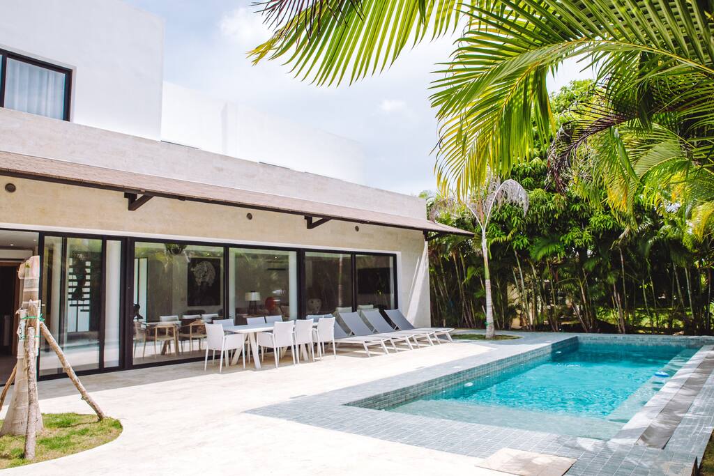 Punta Cana Village rentals – Fantastic new Hi-tech 5 bedroom villa for rent for 9 guests - Everything Punta Cana
