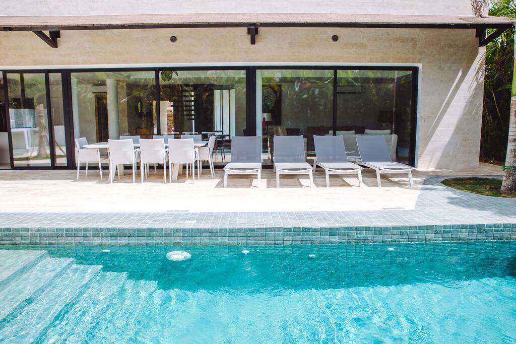 Punta Cana Village rentals – Fantastic new Hi-tech 5 bedroom villa for rent for 9 guests - Everything Punta Cana