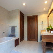 Bathroom BR4