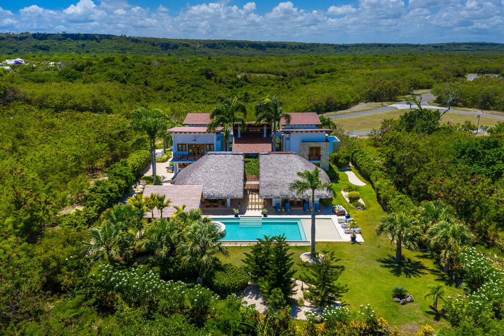 One of the best Cap Cana villas for rent large pool, jacuzzi, chef, maid