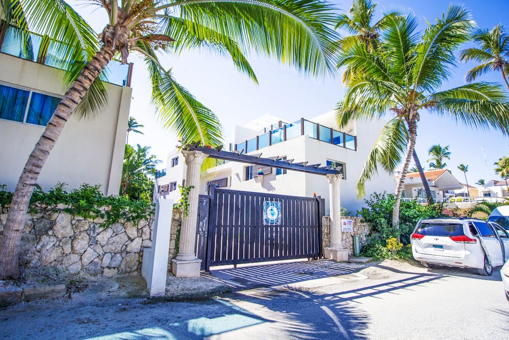 Condo for Rent in Punta Cana Modern & Sanitized Los Corales Beach