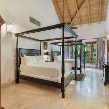 Mangos 13 - 4th bedroom with 2 Full beds