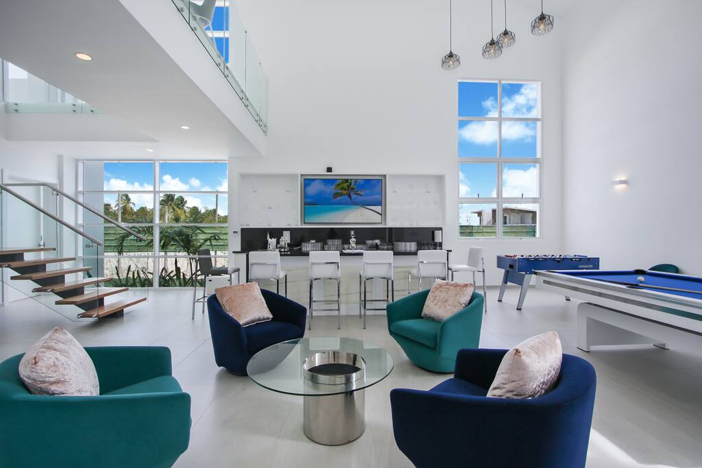 Huge Luxury Cap Cana (Las Palmas) Golf Villa for Rent – Chef, Butler, Maid, 2 Golf Carts, Jacuzzi, Semi-Olympic Pool - Everything Punta Cana
