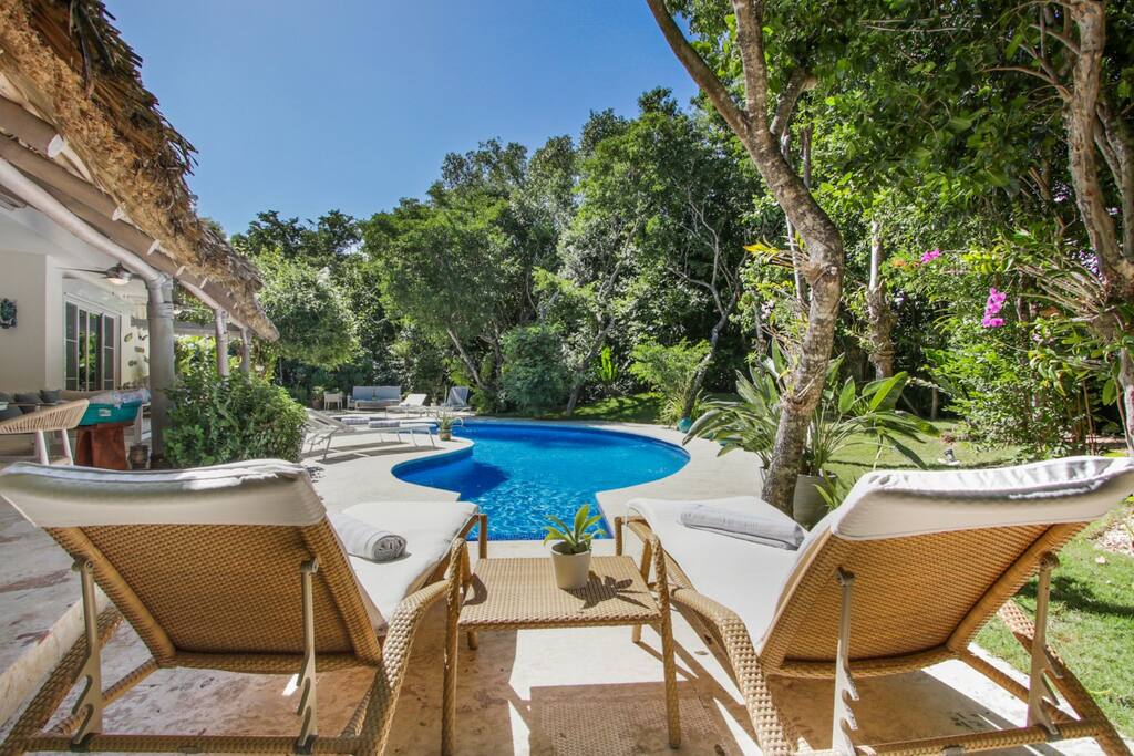 Gran Villa Familiar de 2 Niveles en Alquiler en Puntacana Resort & Club – Cerca de Playa Serena y Playa Blanca - Everything Punta Cana
