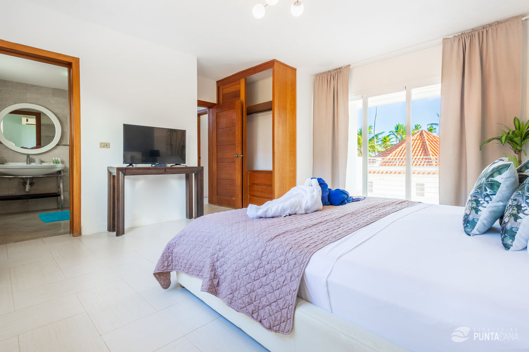 Beachfront Punta Cana Condo for Rent – Private Apartment with Stunning Oceanview, Bávaro, Los Corales - Everything Punta Cana