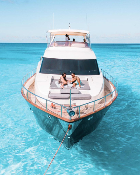 Luxury Yacht Rental in Punta Cana – Azimut 78 VIP Yacht Up to 30 people - Everything Punta Cana