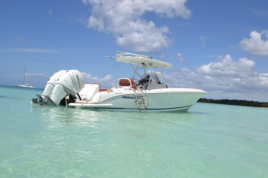 Speed Boat in Punta Cana – Pronautica 29 Super Fast Boat - Everything Punta Cana