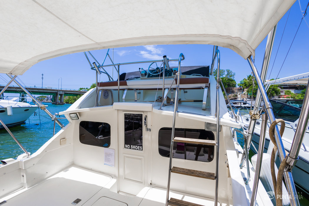 Private Boat Rental in Punta Cana – Consuelo 28ft Yacht with Optional Fishing Experience - Everything Punta Cana