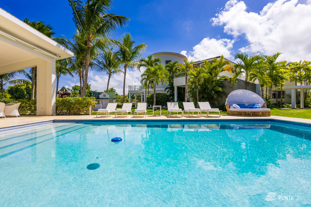 Villa Désirée – Luxury Golf Villa in Punta Cana’s Prestigious Cocotal Golf & Country Club – Huge Private Pool & BBQ Area, Kids’ Playground - Everything Punta Cana