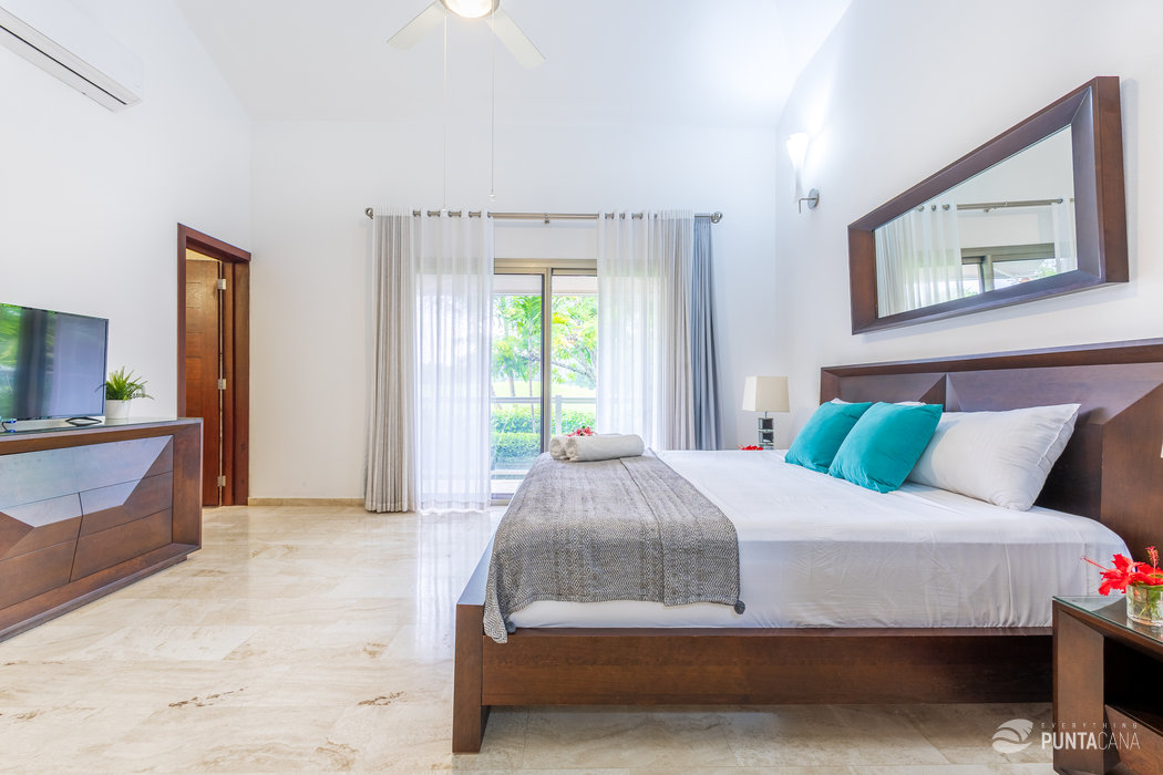 Villa Désirée – Luxury Golf Villa in Punta Cana’s Prestigious Cocotal Golf & Country Club – Huge Private Pool & BBQ Area, Kids’ Playground - Everything Punta Cana